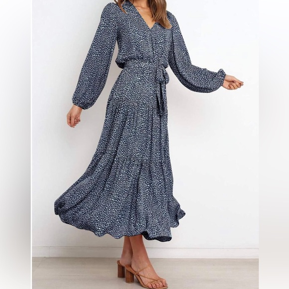 Gorgeous lengthy blue flora fall dress - Picture 2 of 5